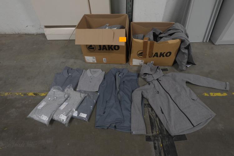 Partij diverse kleding – kavel bij Openbare Verkopen