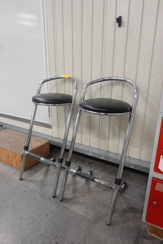2x Metalen barstoel – kavel bij Openbare Verkopen