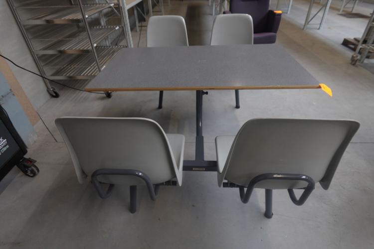 Vintage kantineset /gecombineerde tafel – kavel bij Openbare Verkopen, Harelbeke