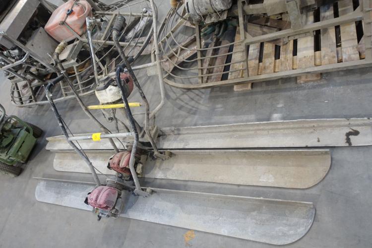 3x Betontrilbalk – kavel bij Openbare Verkopen, Wielsbeke