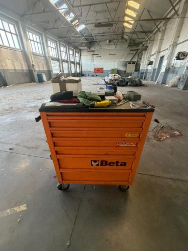Inboedel garage – kavel bij Openbare Verkopen, Ronse