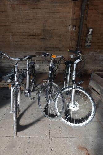 3x Elektrische fiets – kavel bij Openbare Verkopen, Izegem
