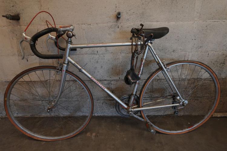 Koersfiets Motobecane – kavel bij Openbare Verkopen, Izegem