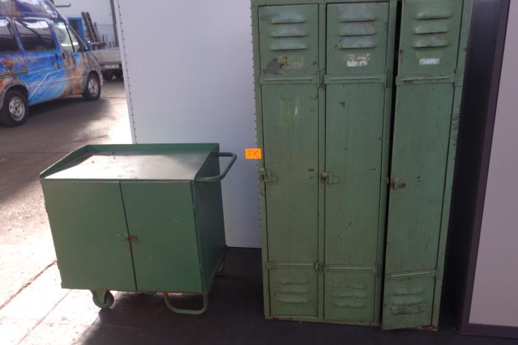 Metalen werktafel + metalen kast – kavel bij Openbare Verkopen, Izegem