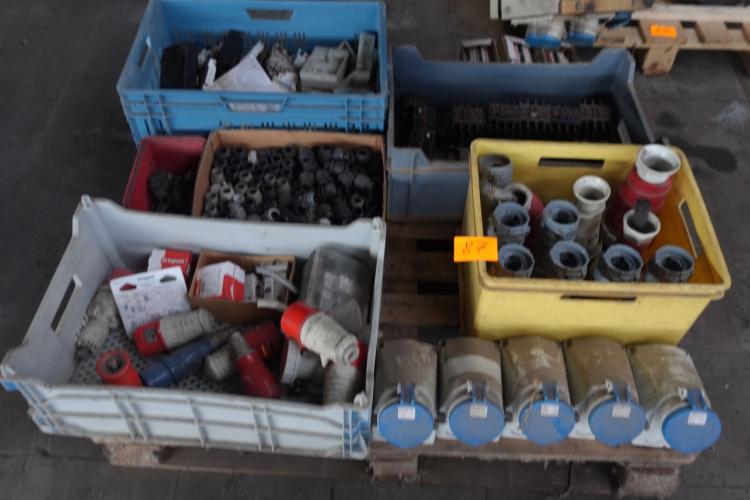Partij diverse elektrmateriaal – kavel bij Openbare Verkopen, Izegem