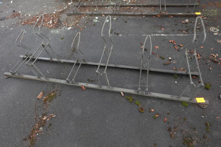 Fietsenrek voor 6 fietsen – kavel bij Openbare Verkopen, Izegem