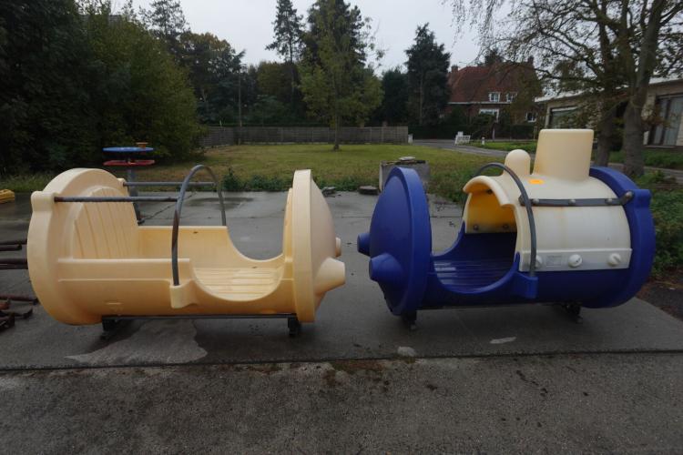 2x Speelgoedtreintje – kavel bij Openbare Verkopen, Izegem