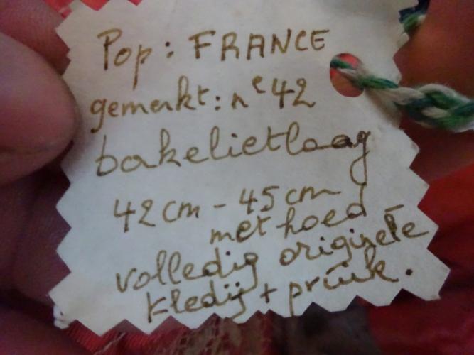 Pop FRANCE bakelietlaag n°42 45cm voll aig – kavel bij Openbare Verkopen, Izegem