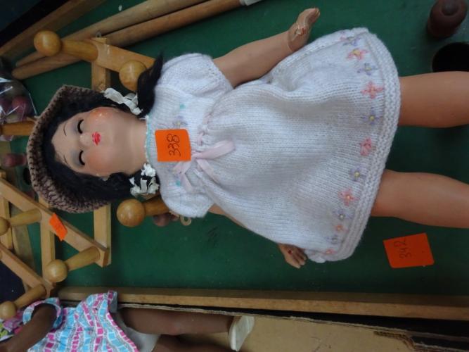 Pop met vlechtjes H42cm – kavel bij Openbare Verkopen, Izegem