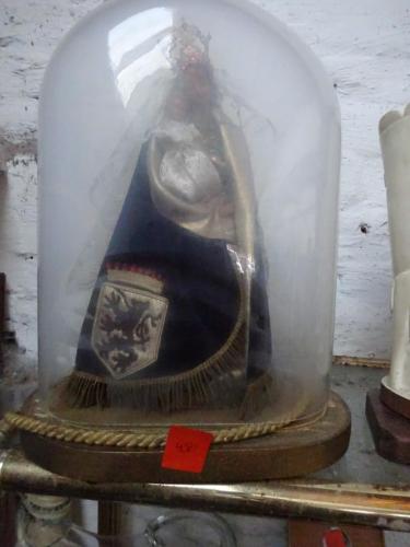 Vlaamse madonna onder stolp H 42cm – kavel bij Openbare Verkopen, Izegem