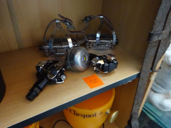 fiets equipement – kavel bij Openbare Verkopen, Izegem