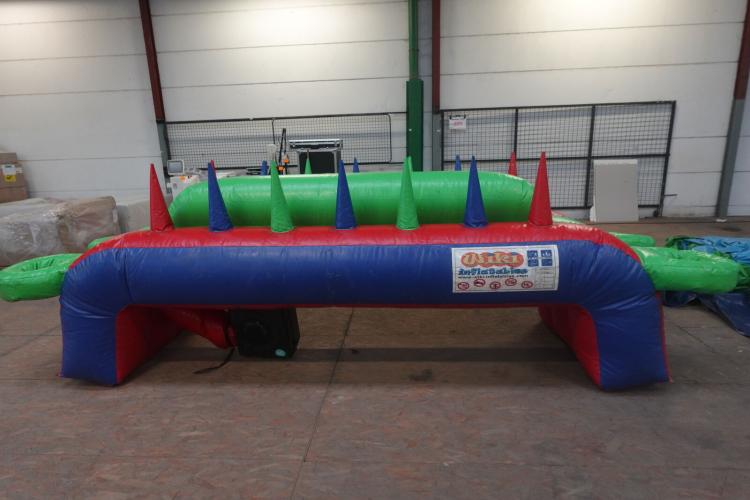 2x Divers springkasteel – kavel bij Openbare Verkopen, Wielsbeke