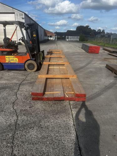 7x Houten balk – kavel bij Openbare Verkopen, Zele